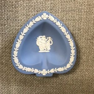 Vintage Wedgwood blue Jasperware spade astray/trinket